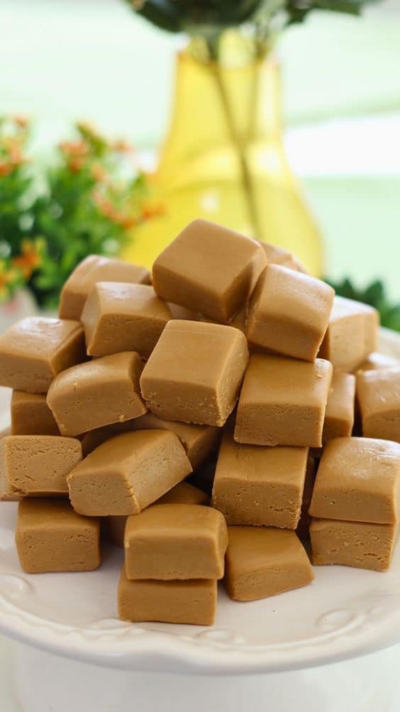 🤤 Quadradinhos de Doce de Leite com Leite em Pó.