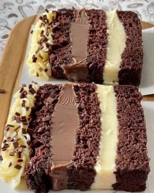 🍰 O Melhor Bolo Dois Amores – Recheio Branco e de Chocolate 😍.