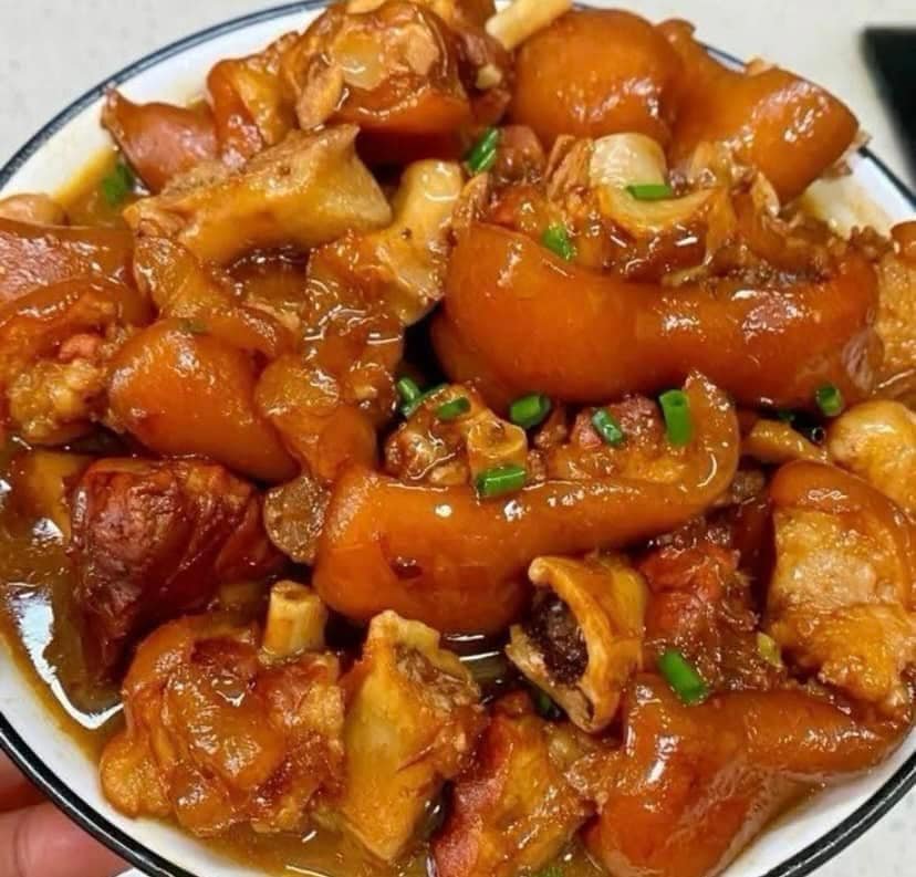 🐷 Joelho de Porco Cozido com Batatas